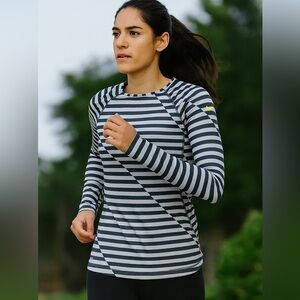 Nike Pro Women's Small Grey Thermal Long Sleeve Running Thumb Holes Fitted